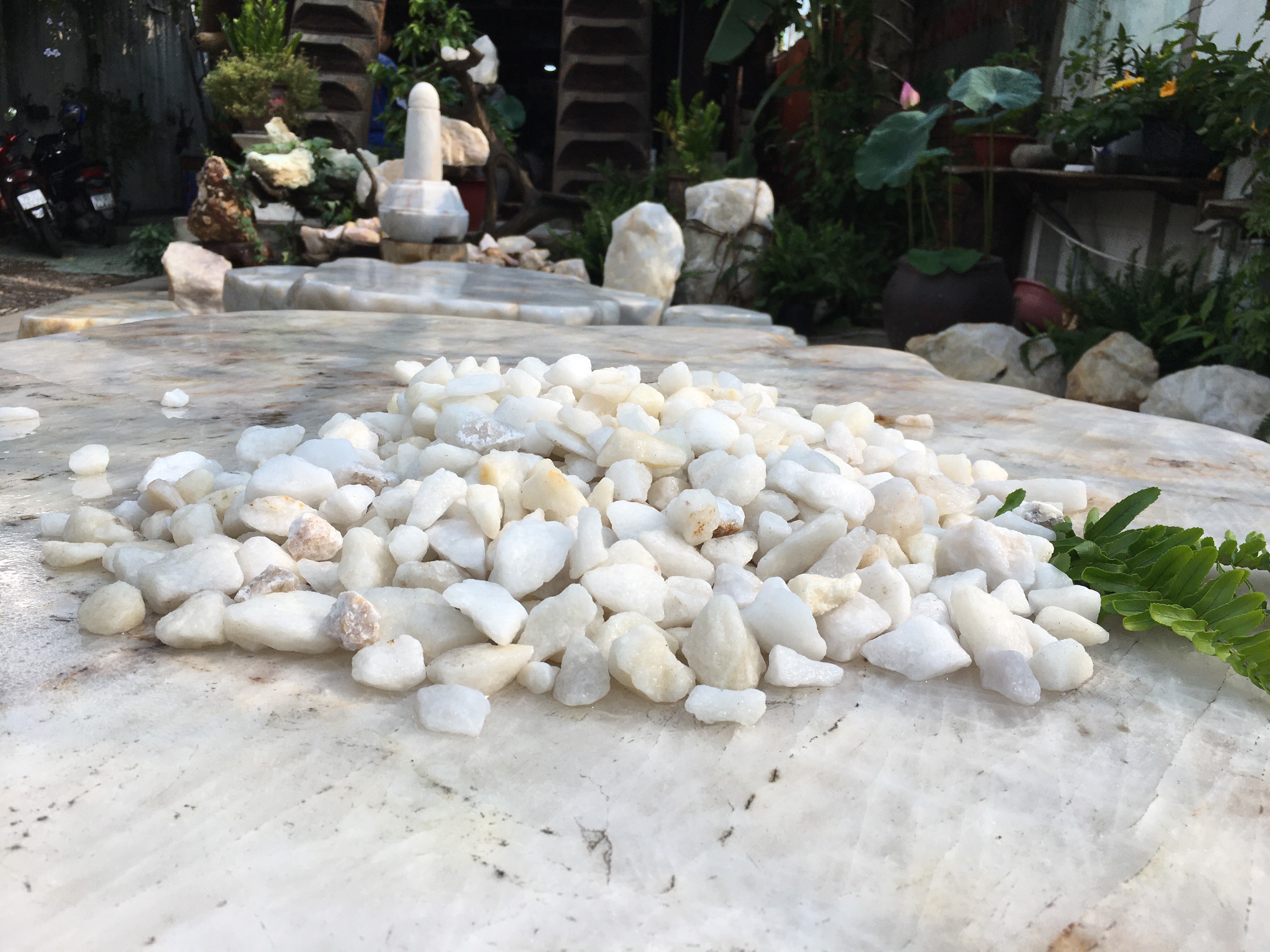 Những loại đá thạch anh vụn có lỗ bán chạy nhất trên thị trường 