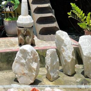 đá thạch anh trắng thô khối