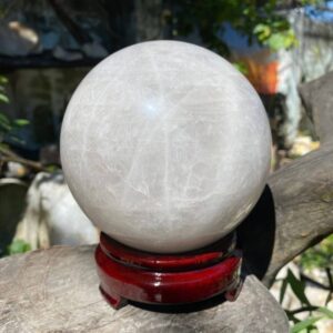 quả cầu đá thạch anh trắng