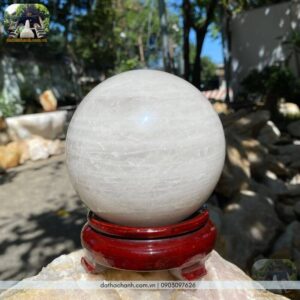 quả cầu đá thạch anh trắng