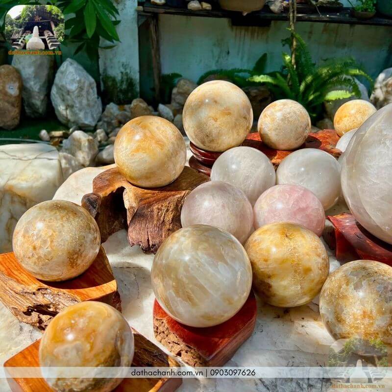 Quả cầu thạch anh vàng có tác dụng gì