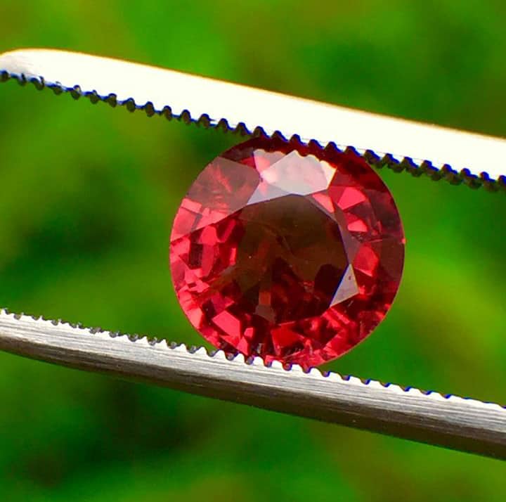 Ý nghĩa và công dụng của đá Spinel