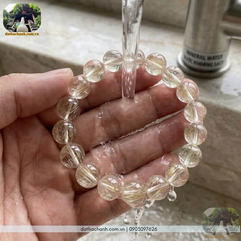 vòng tay đá thạch anh tóc trắng
