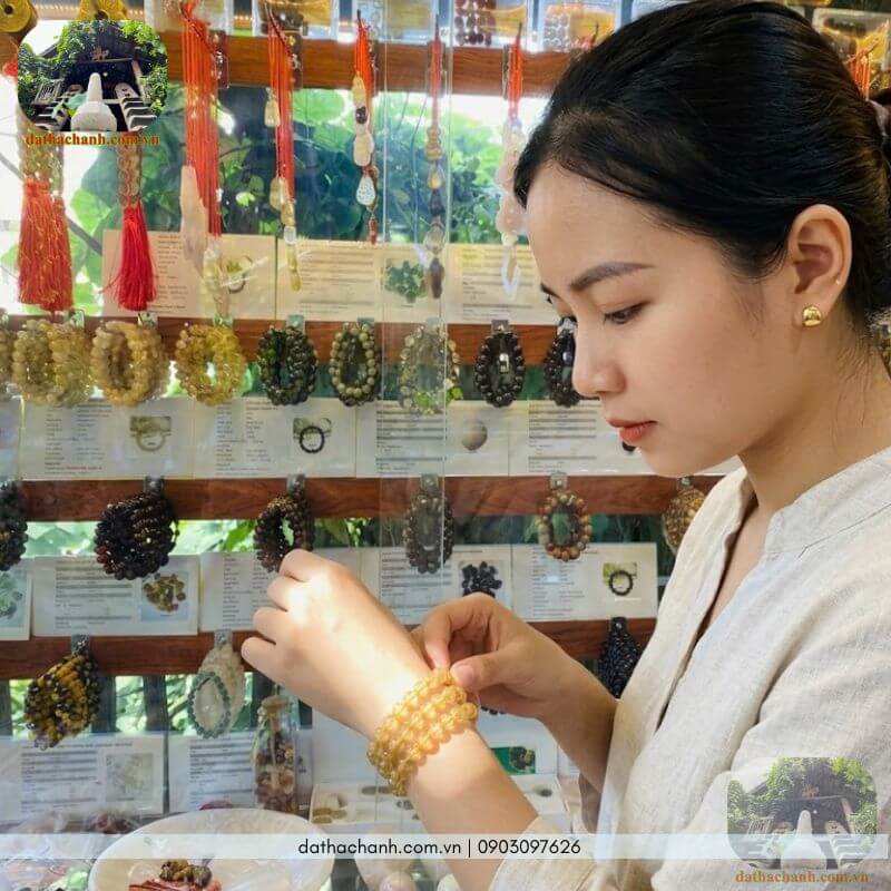 vòng tay quấn 3 vòng đá thạch anh tóc vàng 6ly