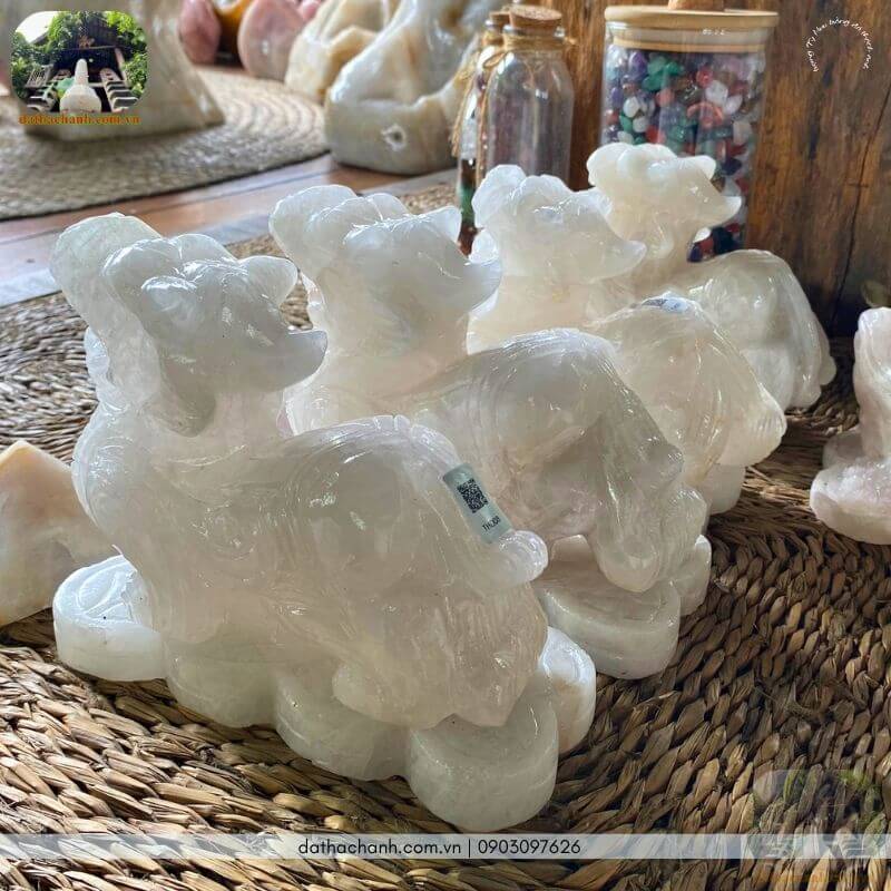 Tượng tỳ hưu bằng đá thạch anh