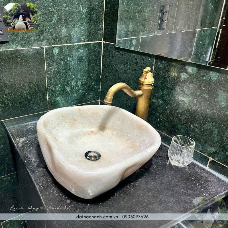 lavabo bằng đá thạch anh