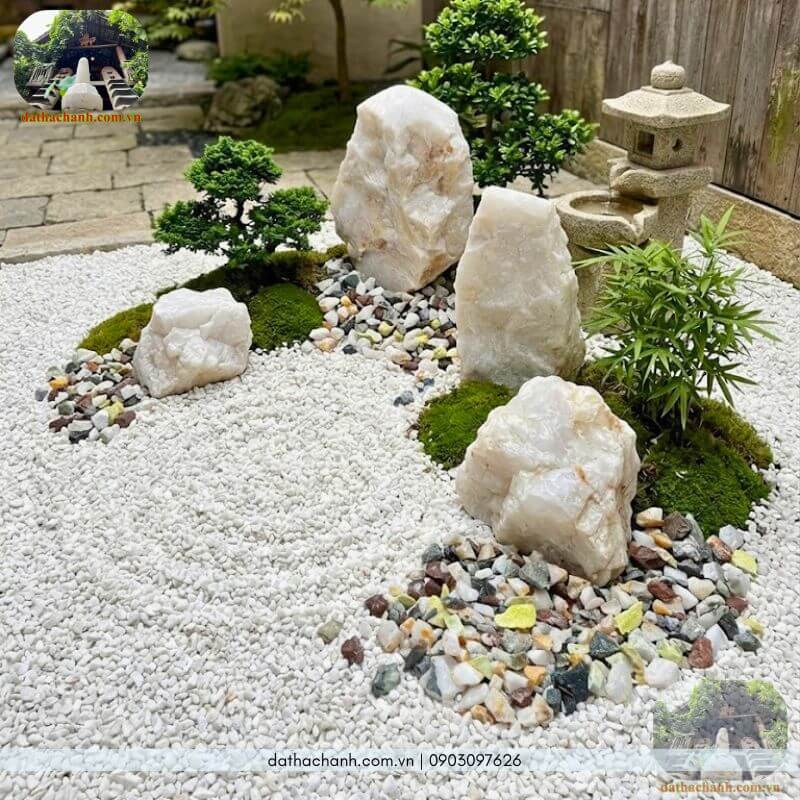 Đá ngũ sắc thô tự nhiên kết hợp tiểu cảnh Zen sân vườn