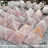 kim tự tháp đá canxedon