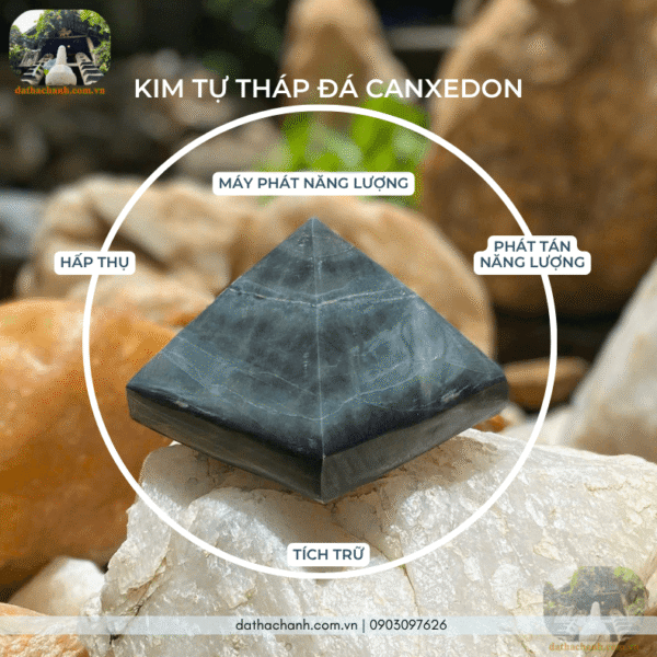 kim tự tháp đá canxedon