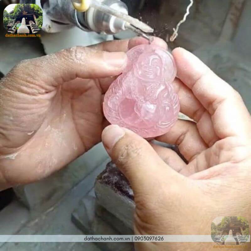 mặt đá Phật Di Lặc
