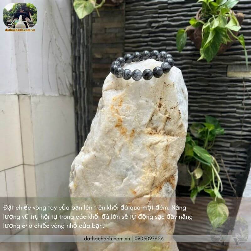 vòng phong thủy mệnh Mộc nữ
