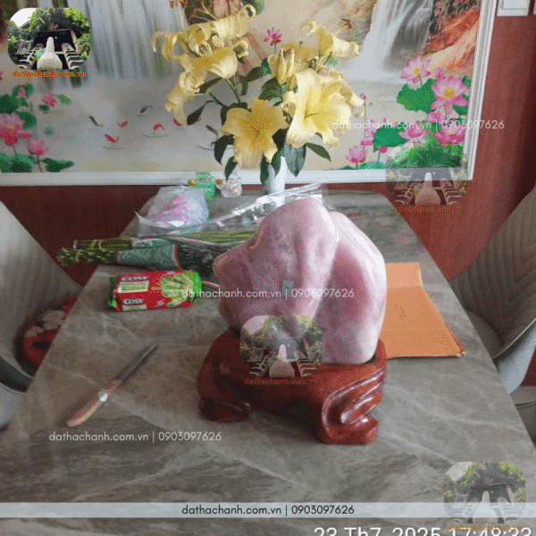 đá phong thủy thạch anh hồng