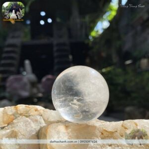 Đá trắng trong suốt