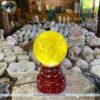 quả cầu đá thạch anh vàng