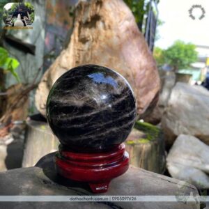 quả cầu thạch anh đen