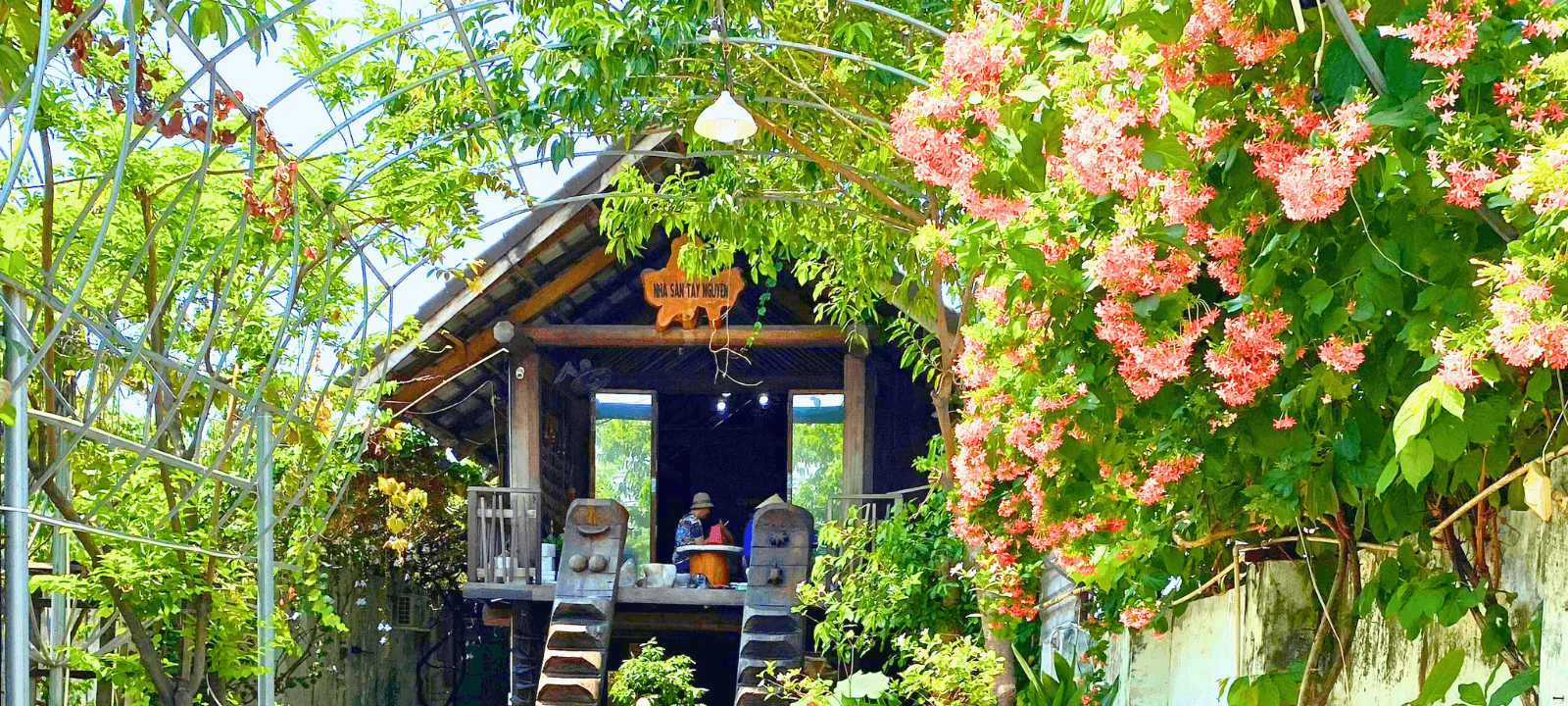 Liên Hệ Nhà Sàn