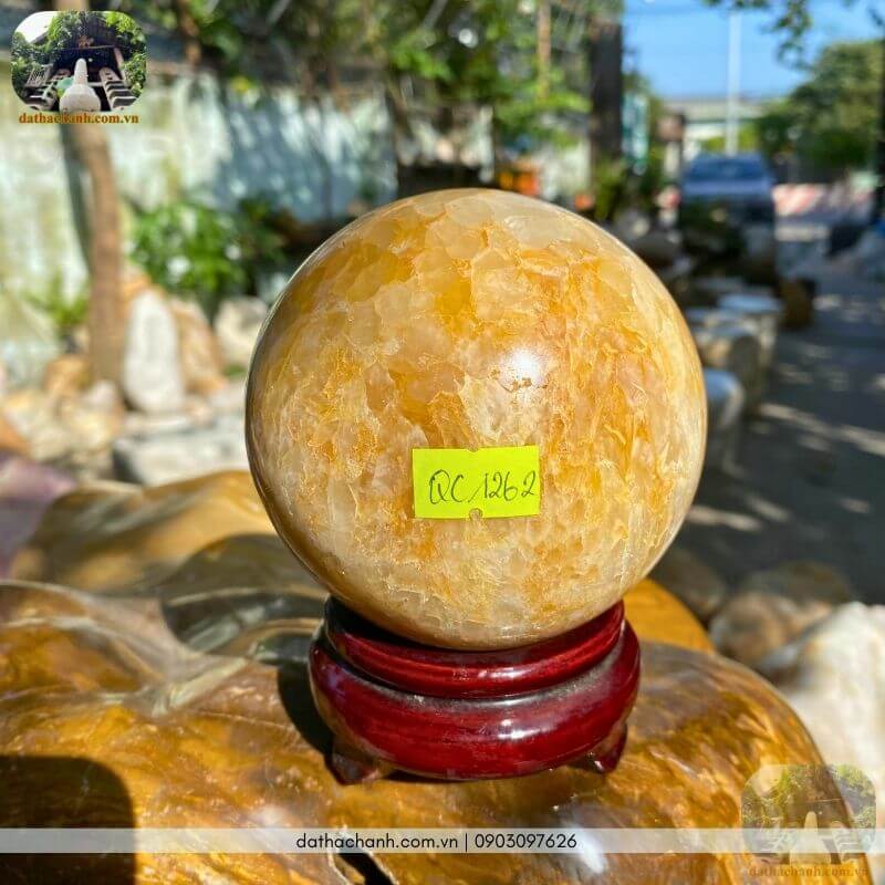 quả cầu đá thạch anh bông vàng