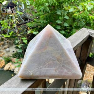 đá thạch anh kim tự tháp
