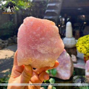 đá thạch anh màu hồng