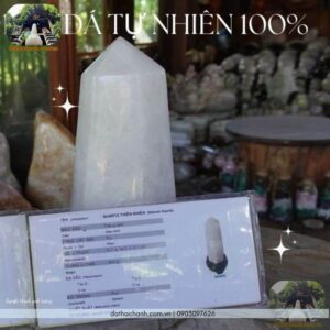 trụ đá thạch anh trắng
