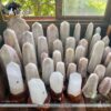 trụ đá thạch anh trắng