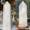 trụ đá thạch anh trắng