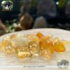 Đá thạch anh vàng tự nhiên citrine với sắc vàng hình thành từ khoáng sắt trong lòng đất