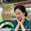 Đá thạch anh thật luôn có độ mát lạnh đặc trưng khi áp vào má